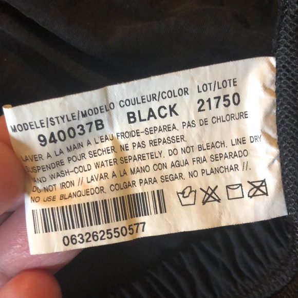 SILHOUETTE SOLUTION Size 18W
Quick-Dry Black Swim Short Netting Panty Pull-On - Picture 8 of 10